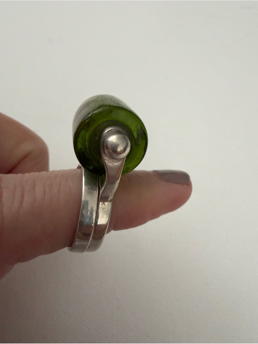 Vintage spinner ring. With interchangeable stones. Peridot and Tigers eye.